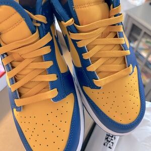 Nike dunk low authentic